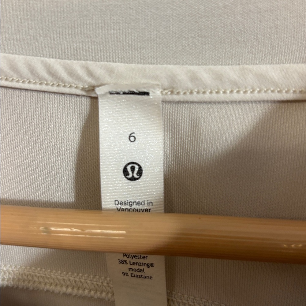 Lululemon Softstream Cropped Sweatshirt - Picture 4 of 9